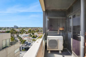 Contemporary Footscray Convenience with parking, Melbourne